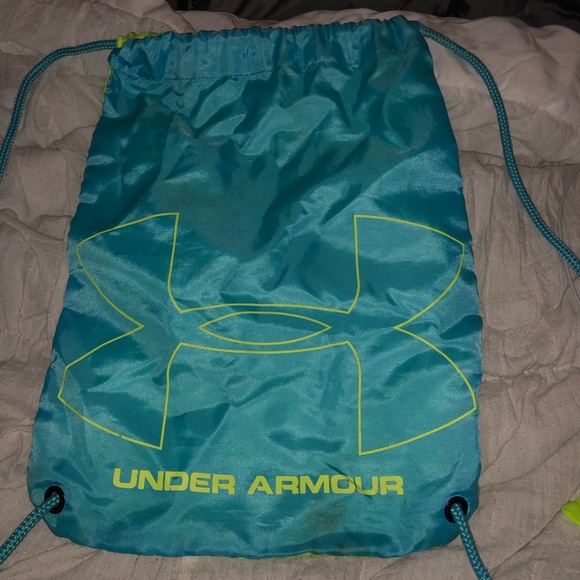 Under armour drawstring bag - Picture 3 of 4